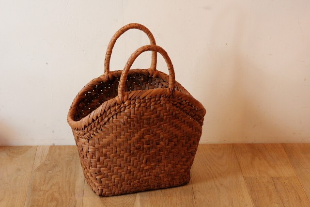 山ぶどうバスケット