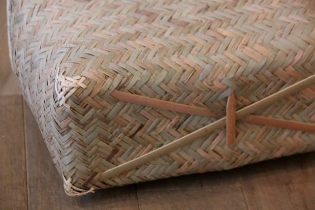 竹の薄型パイプ手提げかごバッグ