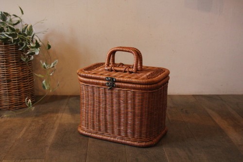 ラタン蓋付きピクニックバスケット