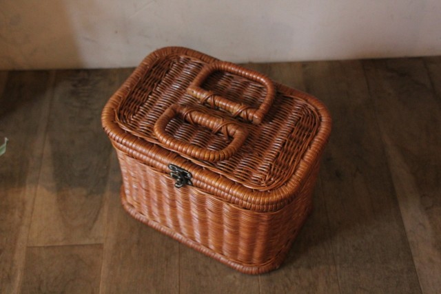 ラタン蓋付きピクニックバスケット