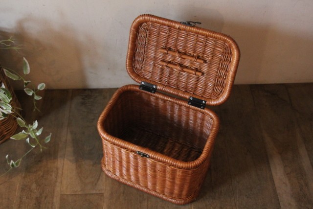 ラタン蓋付きピクニックバスケット