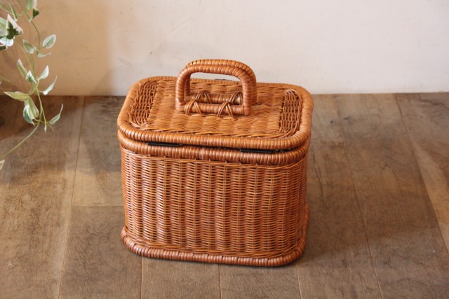 ラタン蓋付きピクニックバスケット