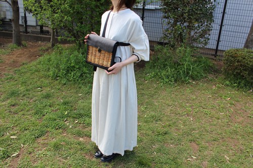 アラログと本革のかごリュック