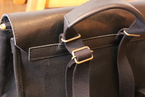 アラログと本革のかごリュック