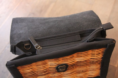 アラログと本革のかごリュック