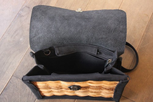 アラログと本革のかごリュック