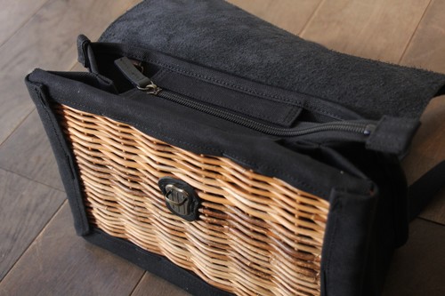 アラログと本革のかごリュック