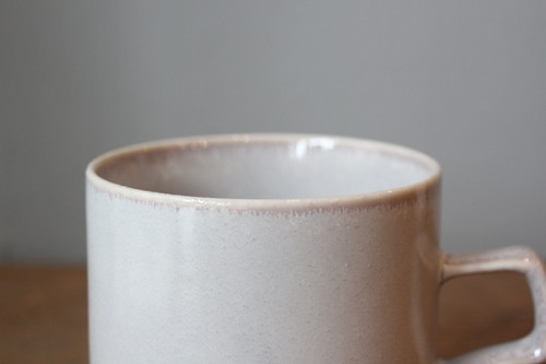 美濃焼のオフホワイトカットマグカップ