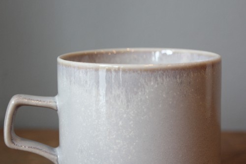 美濃焼のオフホワイトカットマグカップ