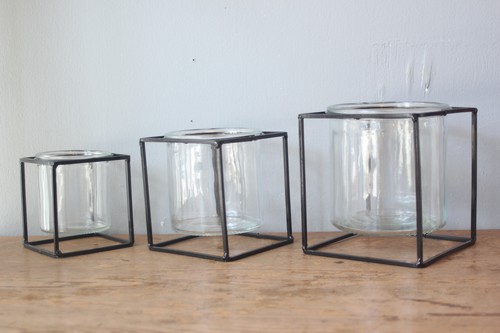 アイアンスクエアホルダー付きガラスフラワーベース