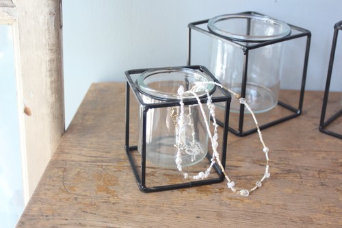 アイアンスクエアホルダー付きガラスフラワーベース