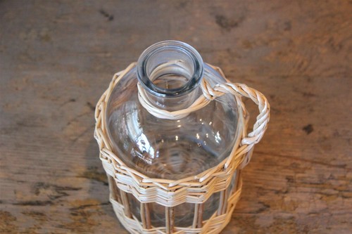 柳×ガラスの取っ手付きボトルフラワーベース