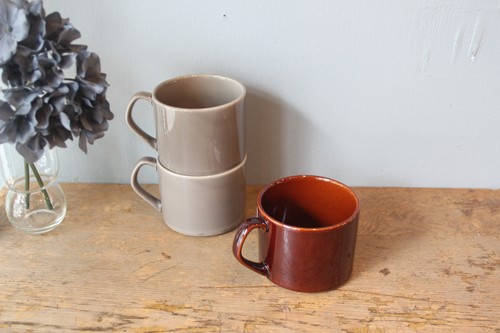 美濃焼の日本製クラシカルモダンスタッキングマグ