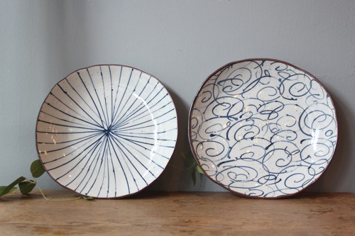 岐阜県美濃焼染付8寸深皿 十草、波