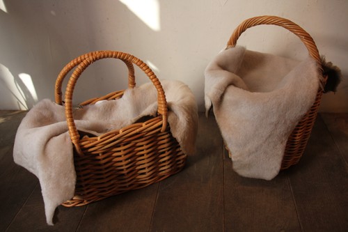 menuiオリジナルのムートンかごバッグカバー