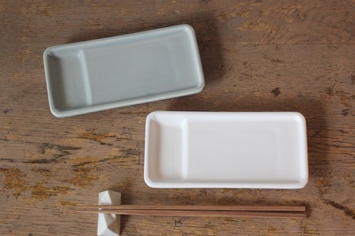 日本製仕切り付きの海苔のお皿