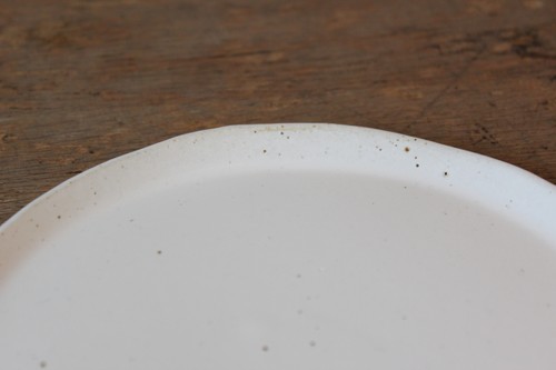 たたら作りの日本製陶器の切立皿