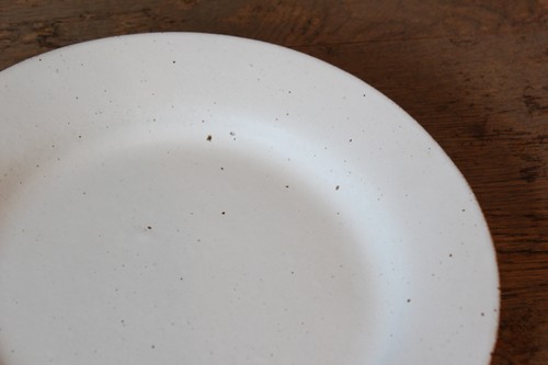 たたら作りの日本製陶器のリム皿