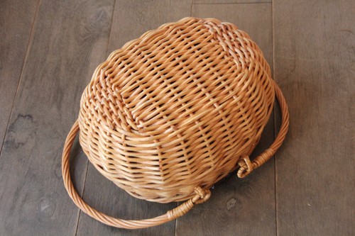 籐のかごラタンふた付きラウンドピクニックバスケット