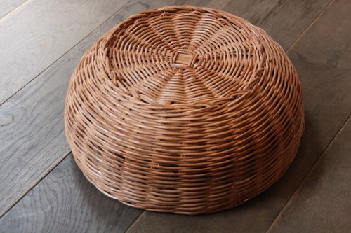 籐のかごラタンラウンドトレイバスケット