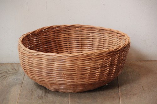 籐のかごラタンラウンドトレイバスケット