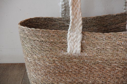 ジュートハンドルのシーグラスかごバッグ