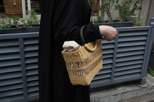 シーグラス透かし編みリングハンドルかごバッグ