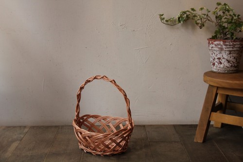 ポーランド製東欧のかご柳ツイストハンドルフラワーラインバスケット