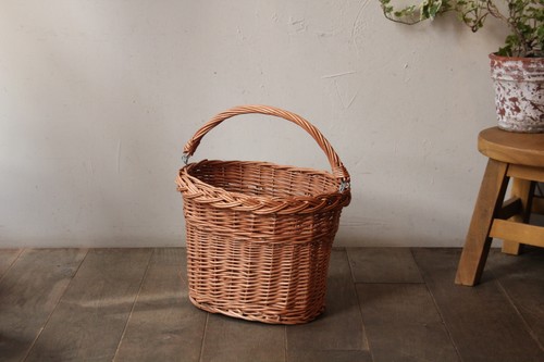 ポーランド製東欧のかご柳の自転車バスケット