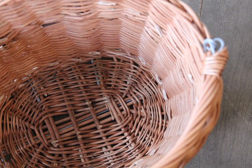 ポーランド製東欧のかご柳の自転車バスケット