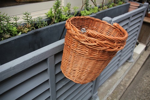 ポーランド製東欧のかご柳の自転車バスケット