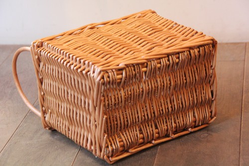 柳の両手付き収納かご