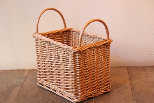 柳の両手付き収納かご