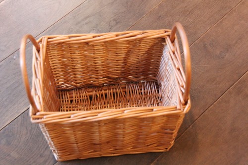 柳の両手付き収納かご