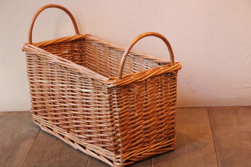 柳の両手付き収納かご