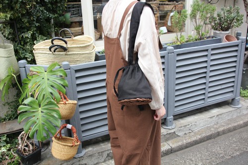 柳ボトムの巾着バッグ