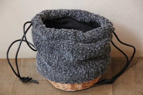 柳とボアの巾着かごバッグ